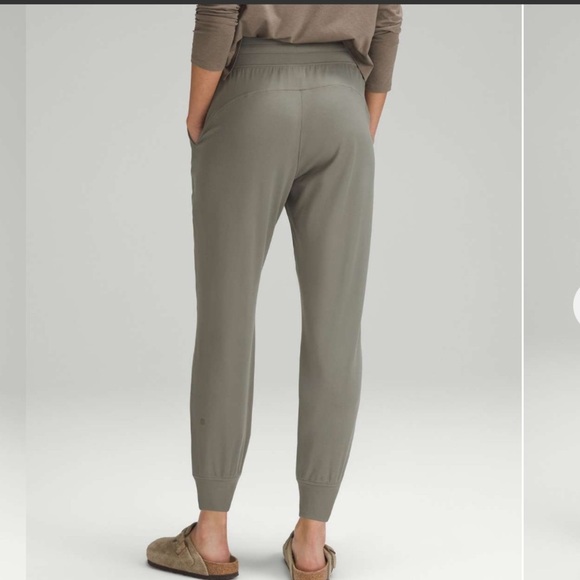 Lululemon Athletica Ready to Rulu high rise cropped jogger - Picture 1 of 10
